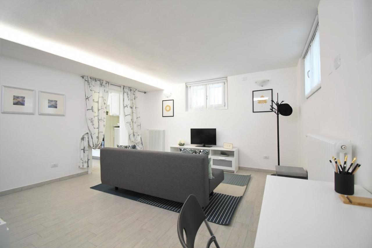 Christina's Apartment Desenzano del Garda